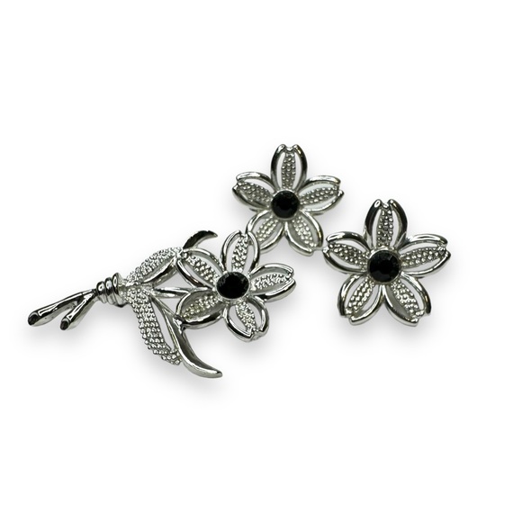 Sarah Coventry Jewelry - Sarah Coventry Silver Tone Black Crystal Flower Brooch Clip On Earrings Set